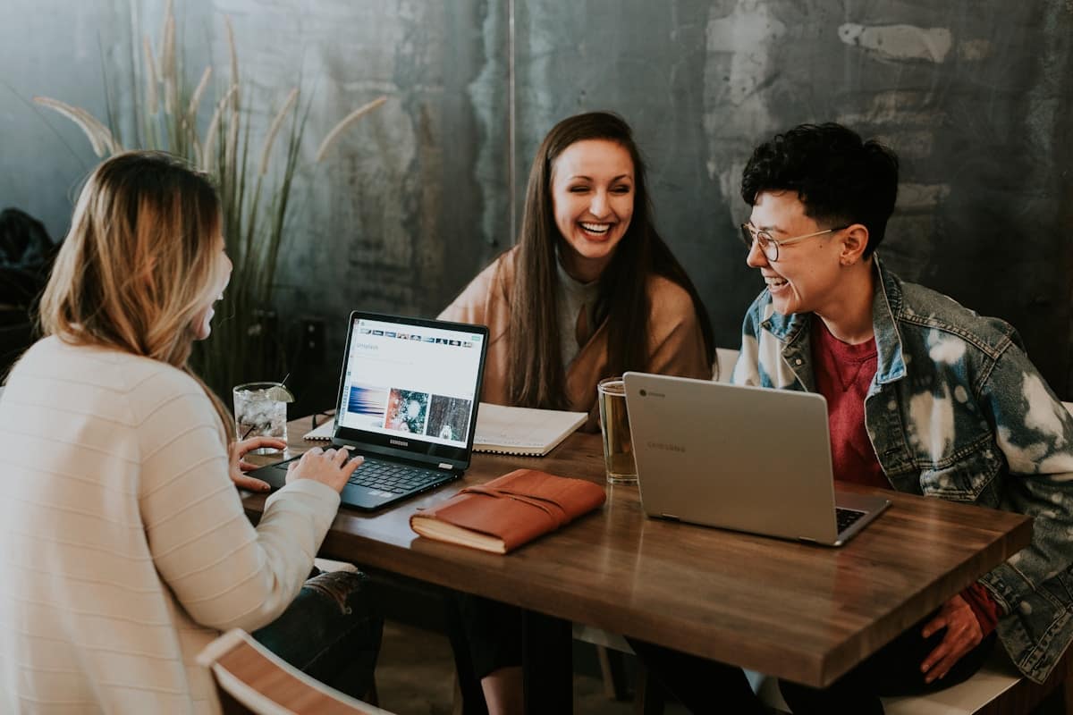 Online Mandarin Lessons vs Apps vs Classroom: Which Is Right for You?