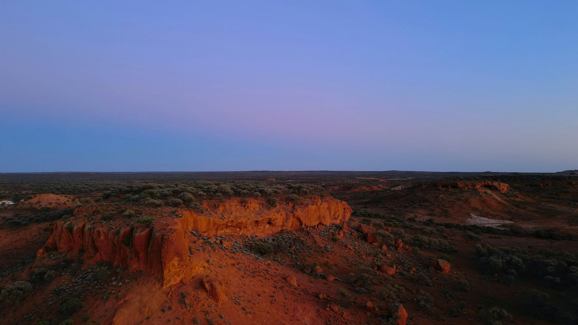 Pinnacles Desert (Nambung National Park) at twilight, Western Australia — learn Mandarin online in WA with WillyChina